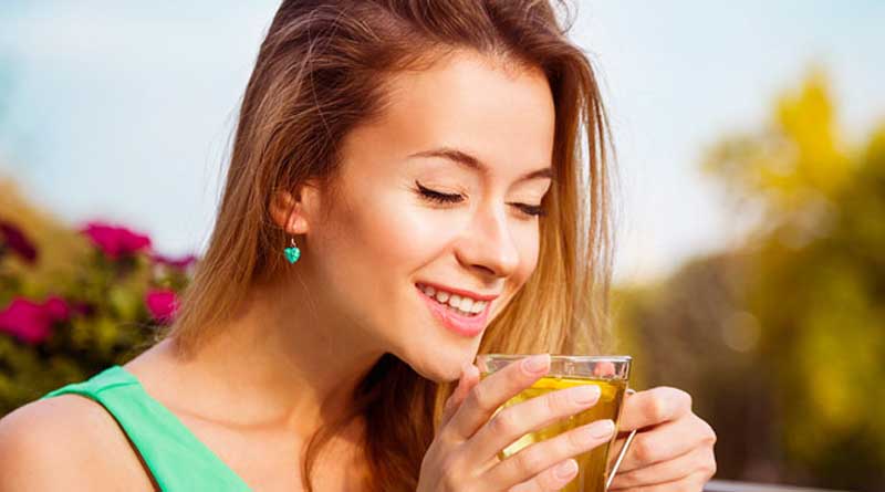 Drinking green tea and exercise help in weight loss