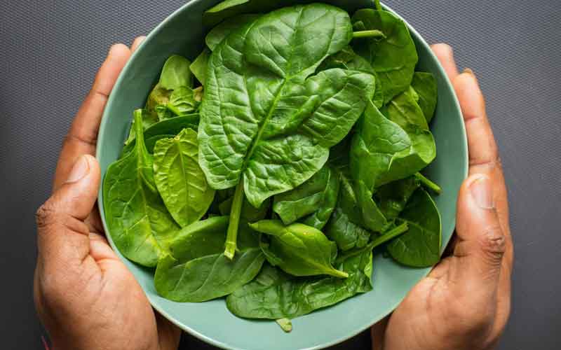 Green leafy vegetables essential for muscle strength