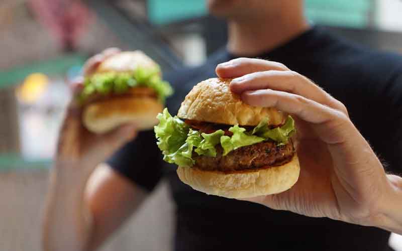 Research shows possible link between fast-food outlets and heart attacks