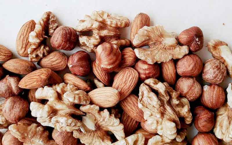 Mixed nuts are useful in weight loss and weight maintenance