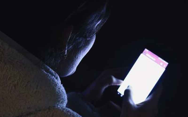 Excessive night-time screen use linked to short-sightedness, poor sleep quality