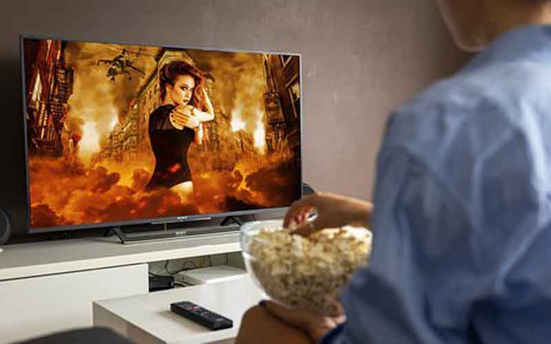 High TV viewing in midlife linked to later cognitive and brain health decline