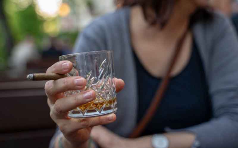 Alcohol, smoking in young adults associated with early ageing of blood vessels