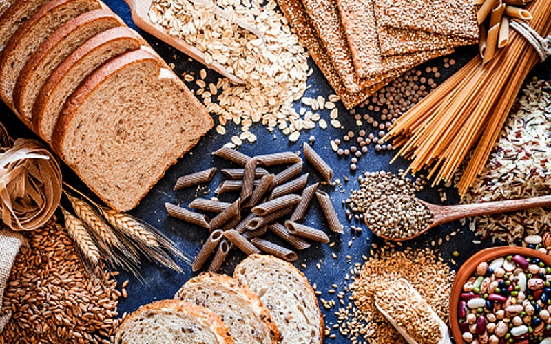 Whole grains intake reduces cardiometabolic diseases risk more than refined grains