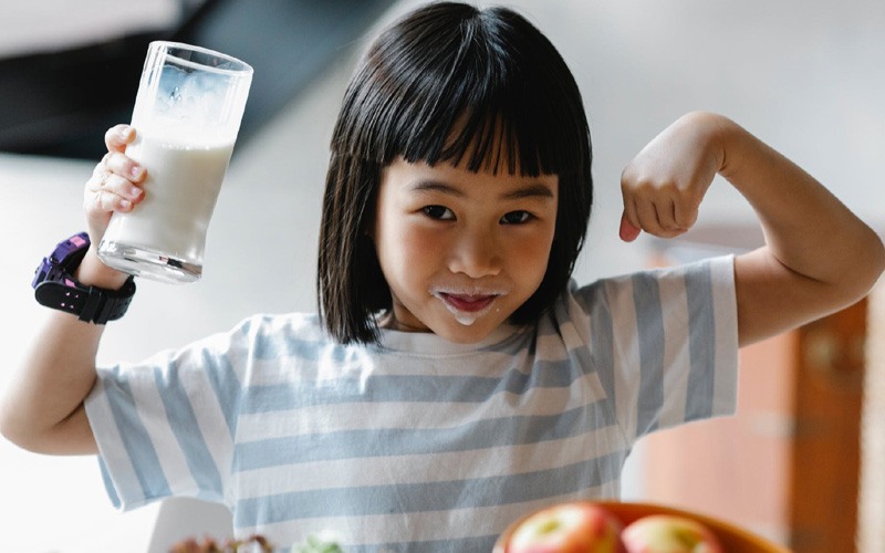 Whole-fat dairy products do not adversely affect adiposity or cardiometabolic risk factors in children