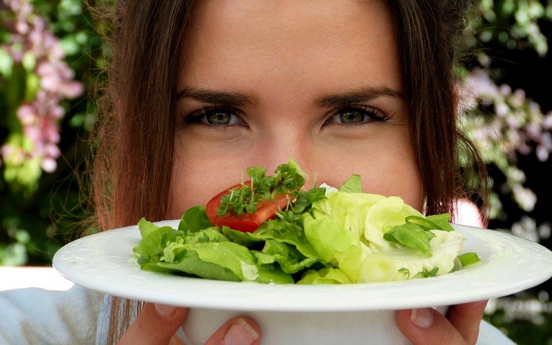 For eye health, this much carotenoid lutein and zeaxanthin necessary