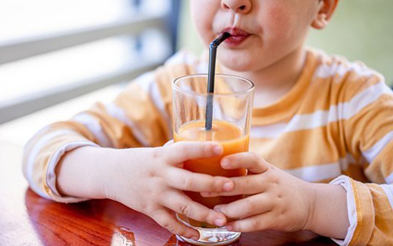 Consumption of sugary drinks in classroom shows negative effect on student achievement, especially on boys