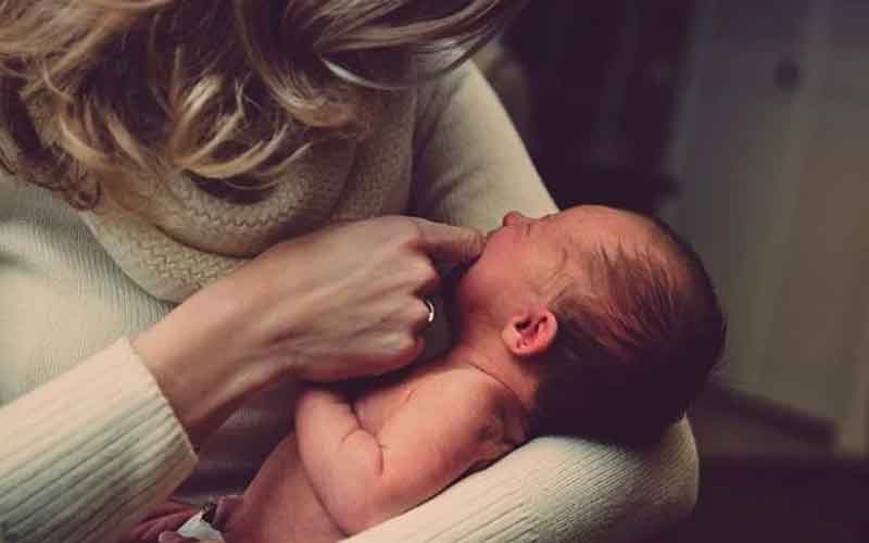 Breastfeeding reduces mothers’ cardiovascular disease risk, finds review