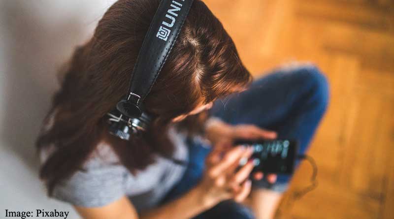 headphones, earbuds, loud music venues may put over a billion young people at risk of hearing loss BMJ study