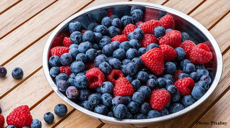 Eating handful of blueberries everyday could improve brain function and lower blood pressure