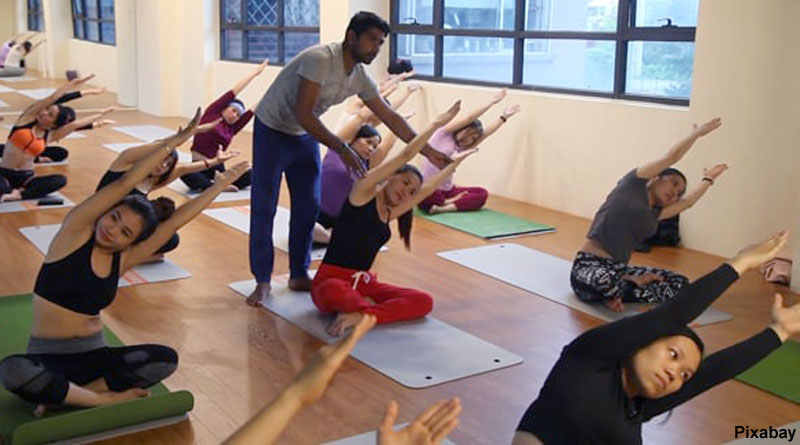 alt="yoga class"