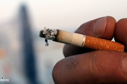 alt="Each cigarette could steal 20 minutes from smokers life"