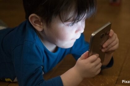 alt="child screen time"